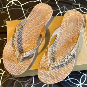 Women's Tan Flip Flops NWOT